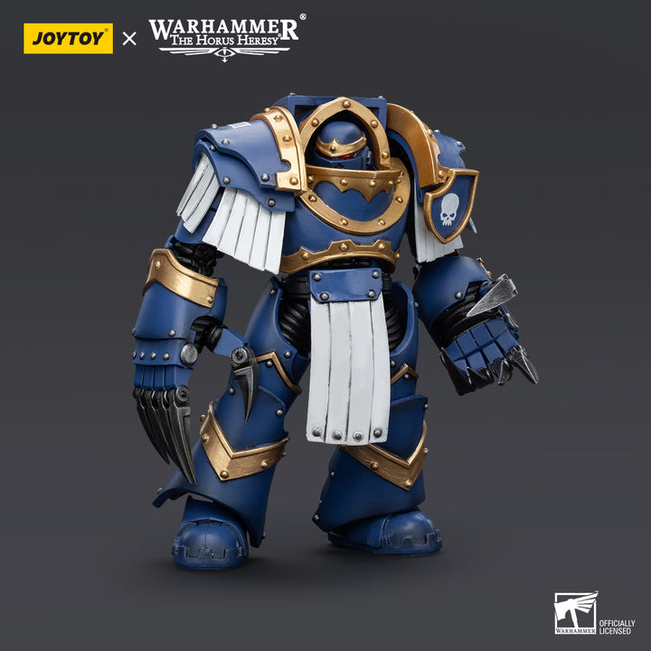 JoyToy Warhammer Ultramarines Cataphractii Terminator Squad Terminator with Lightning Claws action figure